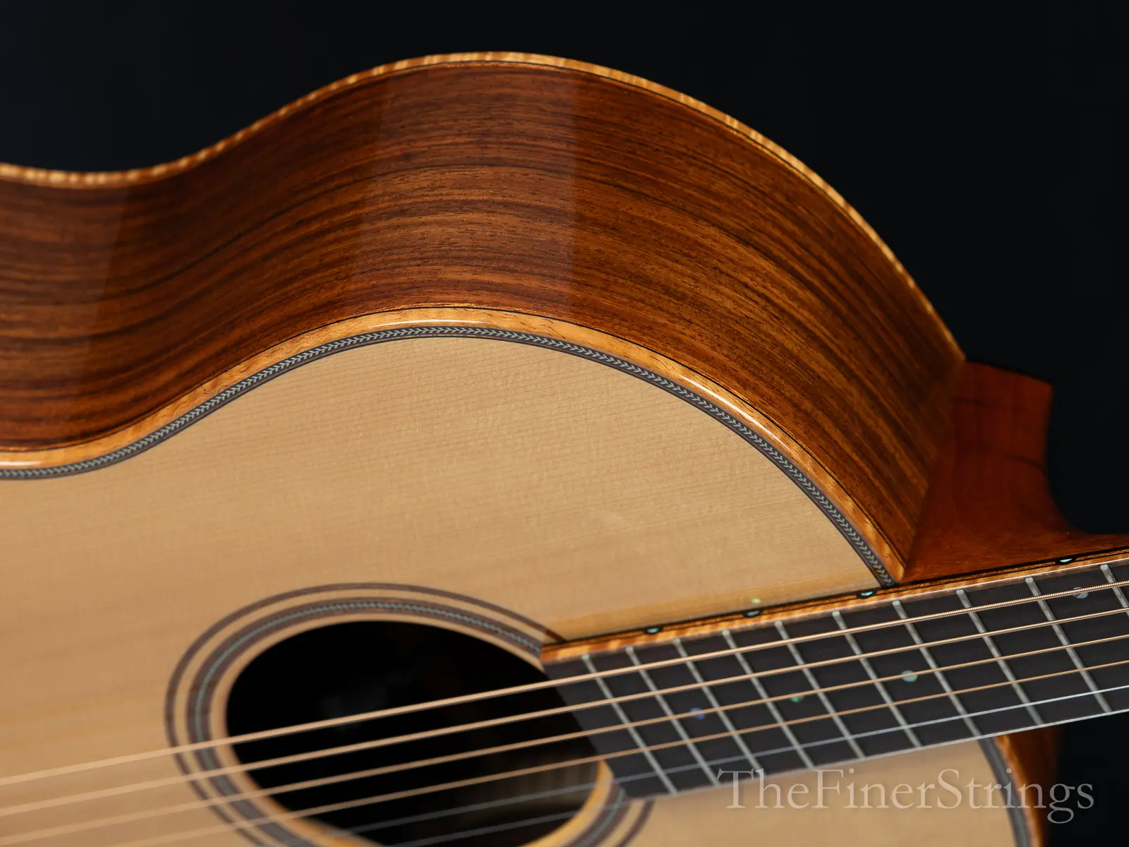 Ted Thompson T1 Deluxe body waist detail
